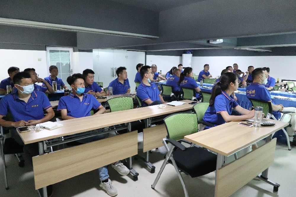 亮劍新目標(biāo) 考核重落地 雙雄醉健康酒業(yè)6月月會(huì)全面推進(jìn)精細(xì)化管理