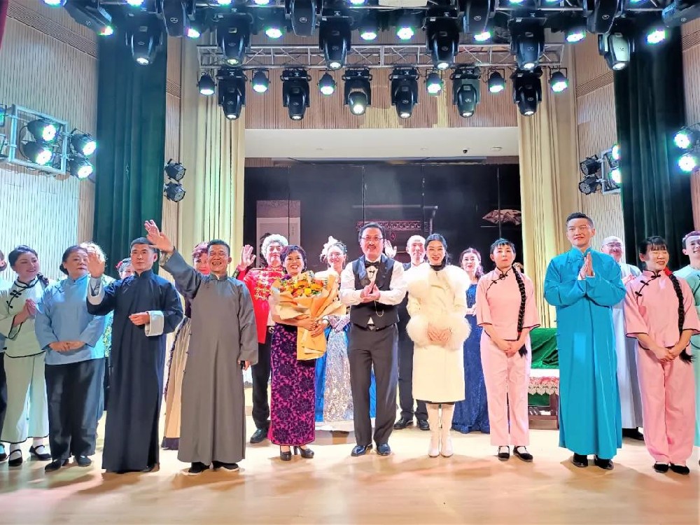 雙雄醉為文化襄陽添彩，襄陽武漢兩地戲劇聯(lián)袂、詩歌朗誦交流演出圓滿成功！