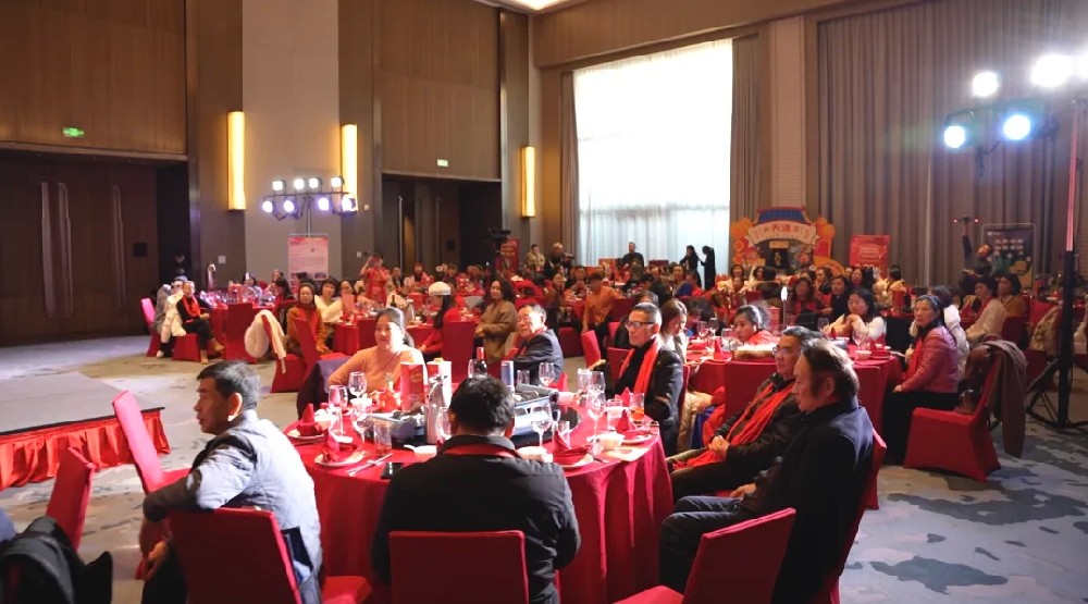 石花雙雄醉禮悅五福520酒亮相襄陽(yáng)女企業(yè)家協(xié)會(huì)2025年會(huì)