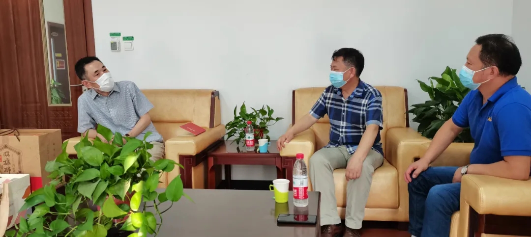 石花雙雄醉聯(lián)合襄陽(yáng)企聯(lián)為鄭峰、靳三良總經(jīng)理送上生日祝福