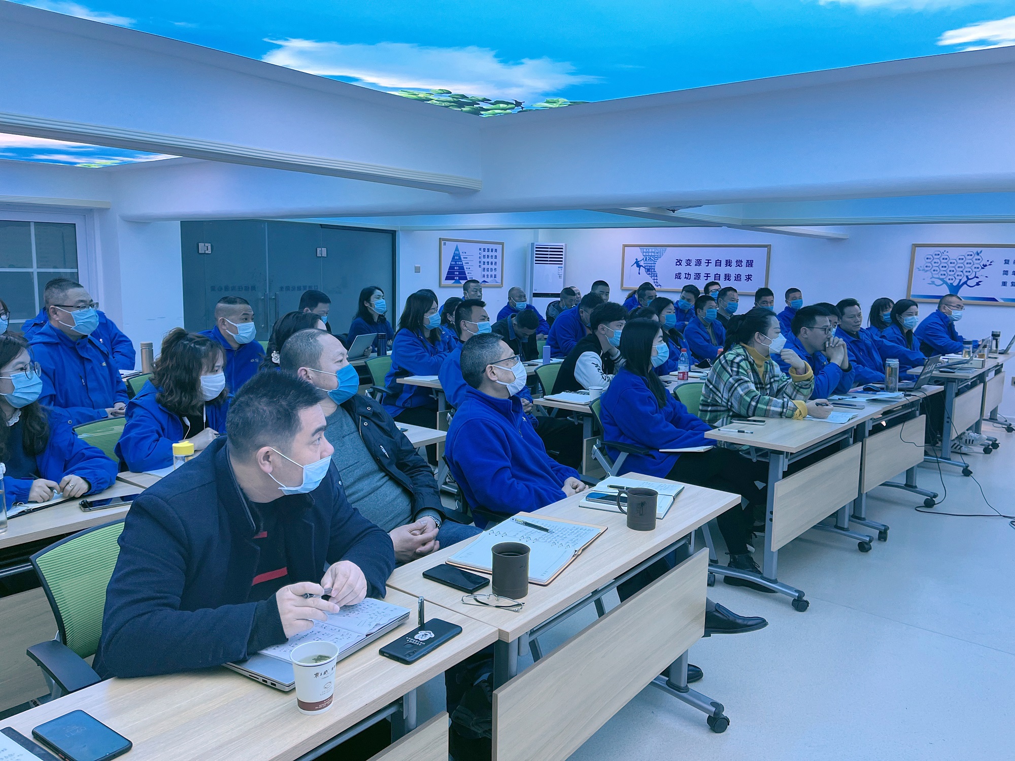 征程起，首戰(zhàn)捷，石花雙雄醉鼓足干勁備戰(zhàn)經(jīng)營新季度！