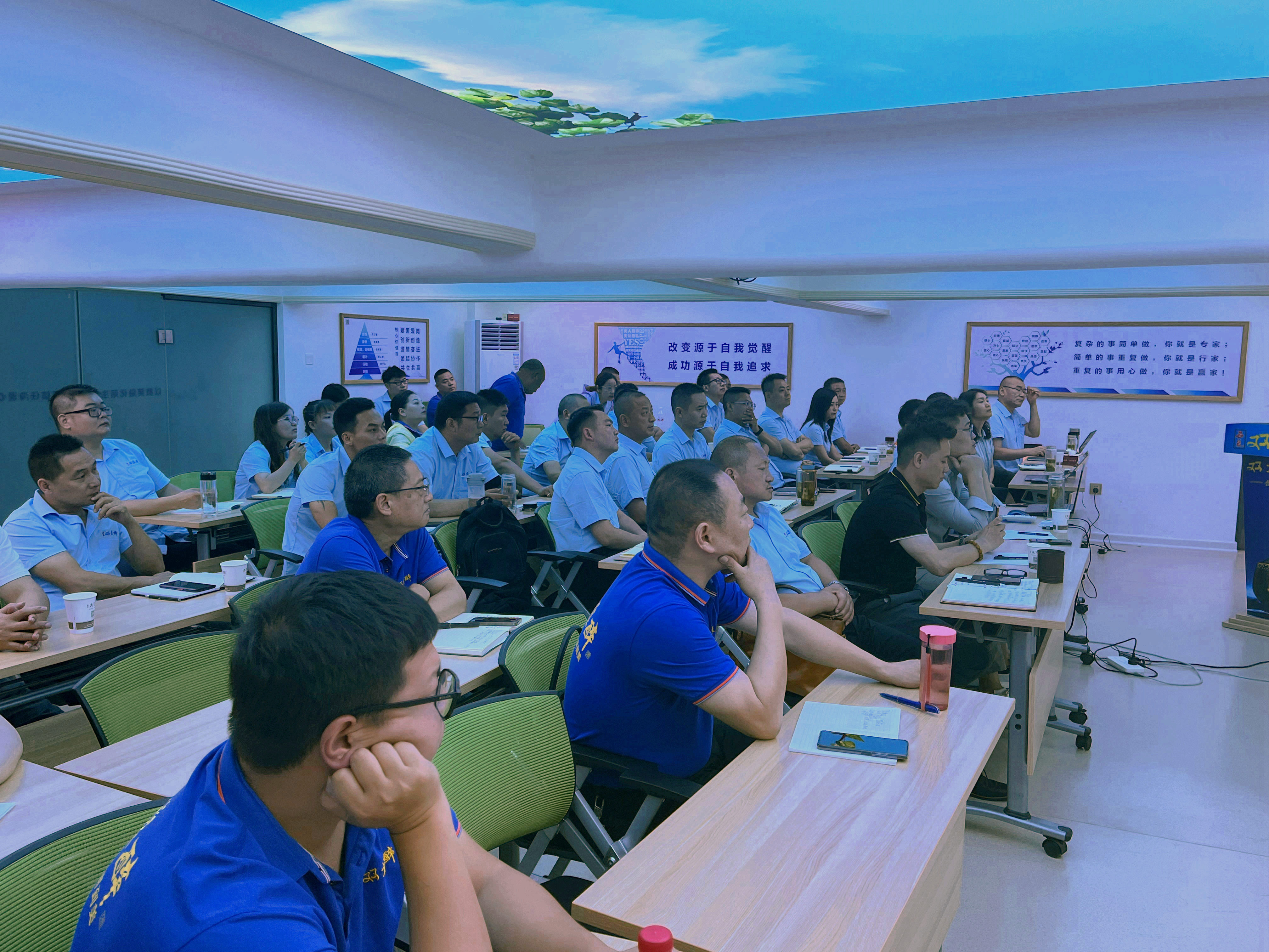 篤定信心、夯實基礎(chǔ)，石花雙雄醉召開7月營銷工作會議